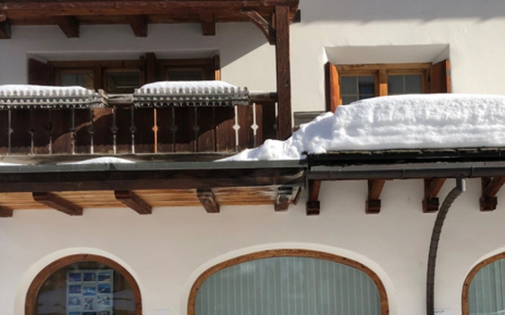 L Cade Mentre Spala La Neve Ferito Un 63enne Fw3a 674eb