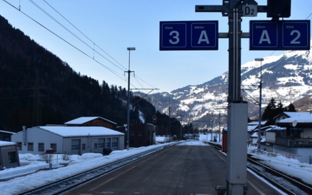 L Investita Da Un Treno Gravi Ferite Alle Gambe Per Una 17enne Fzn6 65c8a